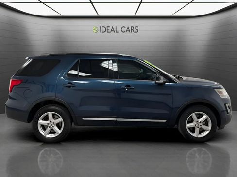 Used 2016 Ford Explorer XLT AWD/4WD image 4