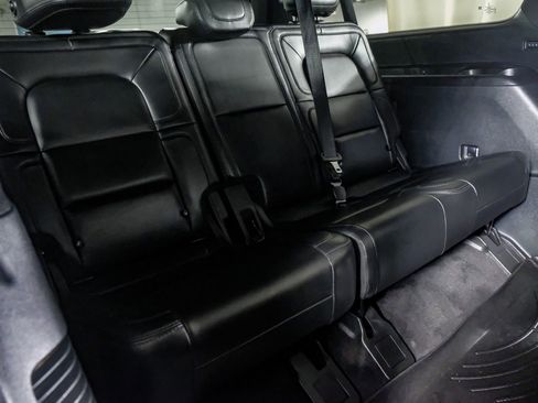 Used 2021 Lincoln Navigator L Reserve w/ Luxury Package AWD/4WD image 32
