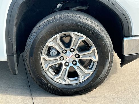 Used 2024 GMC Sierra 1500 SLT image 10