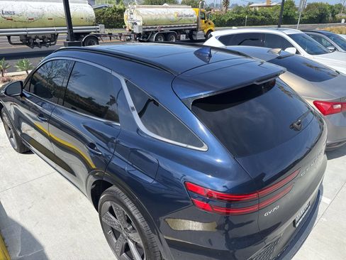 Used 2022 Genesis GV70 2.5T w/ Sport Prestige Package image 7