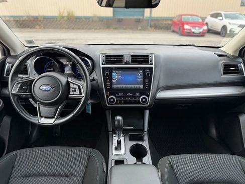Used 2018 Subaru Outback 2.5i Premium image 2