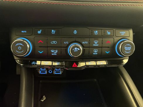 Used 2024 Dodge Durango GT AWD/4WD image 21