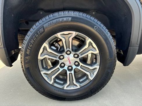 Used 2025 GMC Sierra 1500 SLT RWD image 5