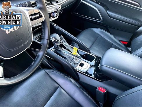 Used 2025 Kia Telluride S AWD/4WD image 14