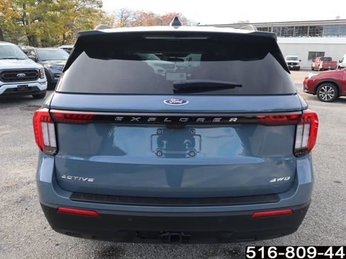 Used 2025 Ford Explorer Active image 7
