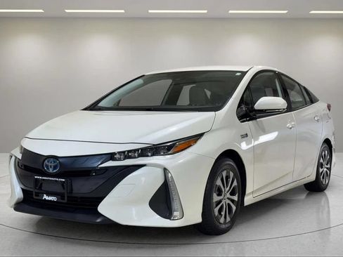 Used 2020 Toyota Prius Prime XLE FWD image 16