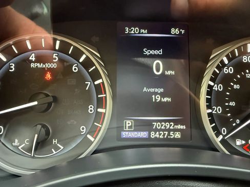 Used 2018 INFINITI Q50 Luxe w/ Essential Package (3.0T Luxe) AWD/4WD image 17