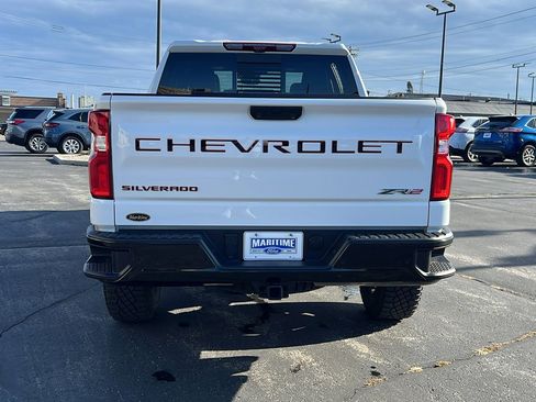 Used 2024 Chevrolet Silverado 1500 ZR2 w/ Technology Package AWD/4WD image 6