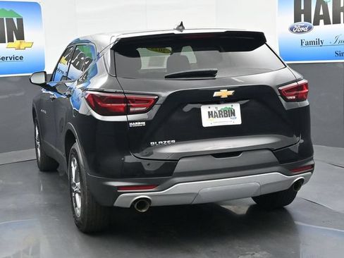 Used 2025 Chevrolet Blazer LT FWD image 4