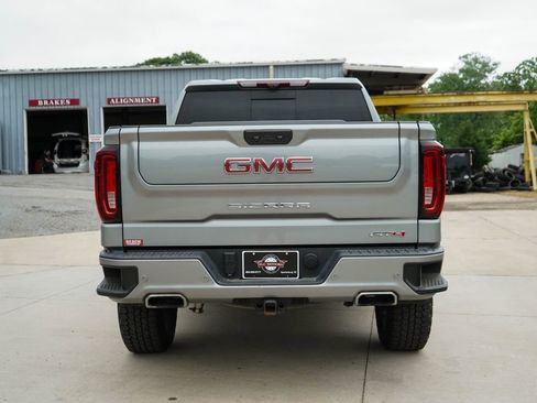 Used 2024 GMC Sierra 1500 AT4 w/ Technology Package AWD/4WD image 19