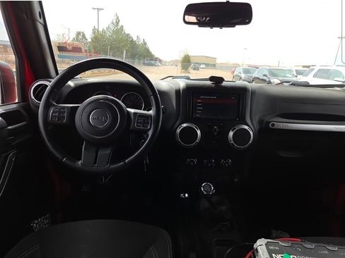 Used 2015 Jeep Wrangler Unlimited Sahara w/ Max Tow Package image 7