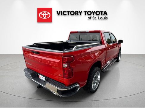 Used 2025 Chevrolet Silverado 1500 LT AWD/4WD image 3