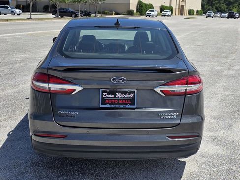 Used 2019 Ford Fusion Titanium FWD image 3