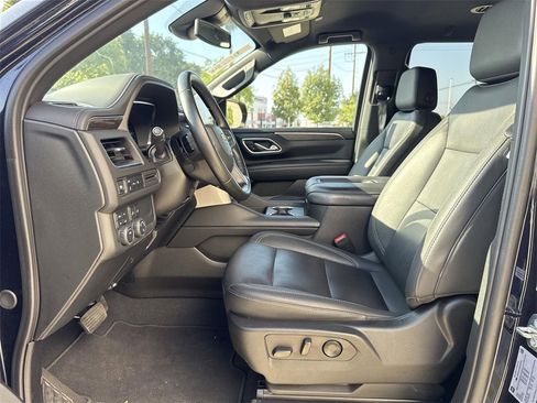 Used 2024 Chevrolet Suburban LT image 17