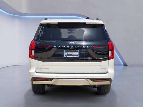 Used 2025 Ford Expedition Max Platinum AWD/4WD image 8