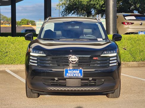 Used 2025 Nissan Kicks SR FWD image 2