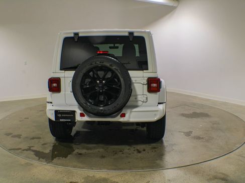 Used 2021 Jeep Wrangler Unlimited Sahara AWD/4WD image 5
