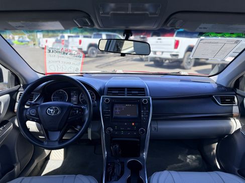 Used 2016 Toyota Camry LE FWD image 19