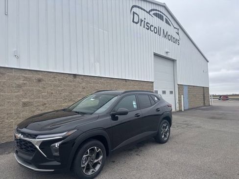 New 2026 Chevrolet Trax LT w/ Driver Confidence Package FWD image 1