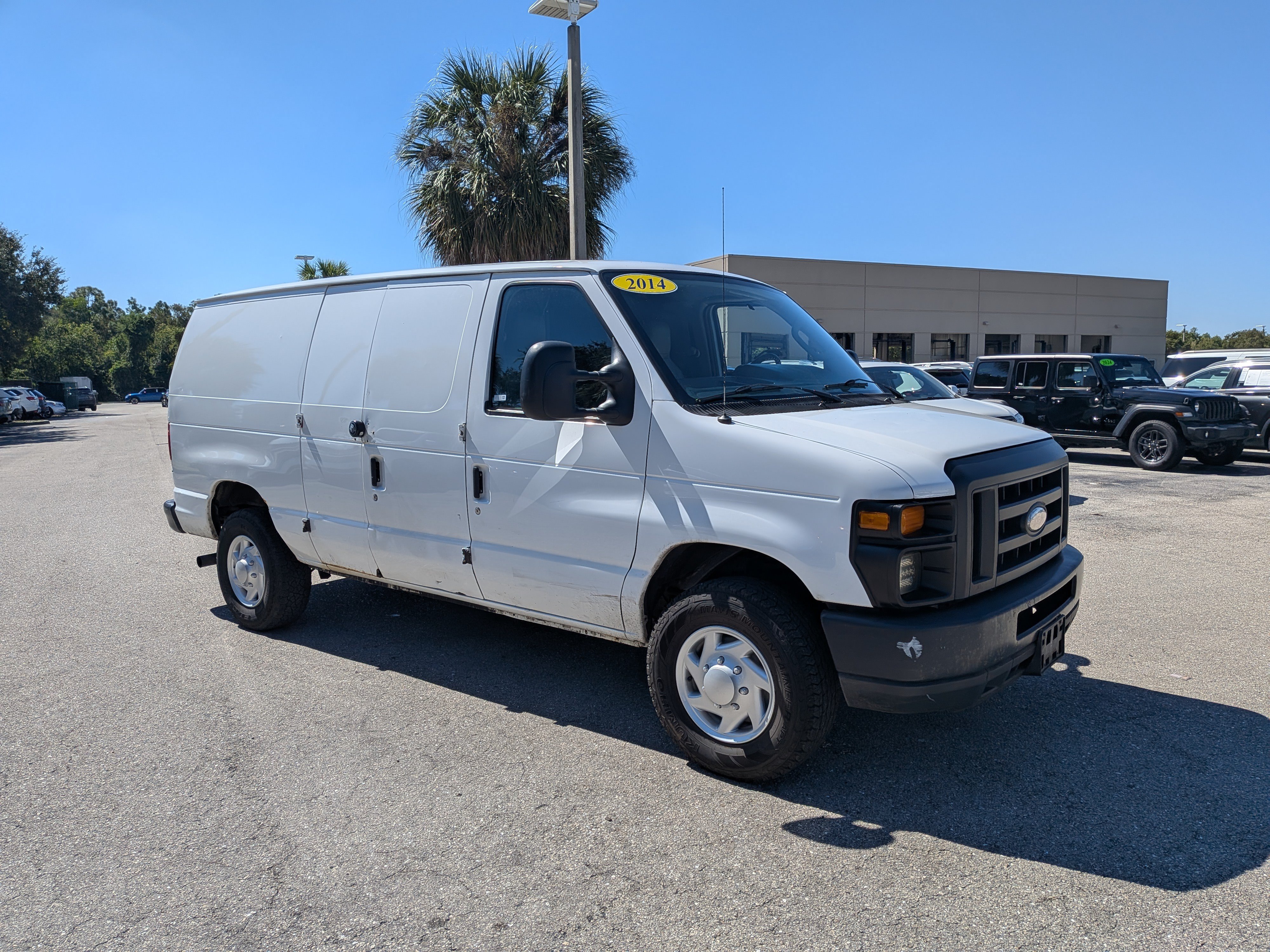 Used 2014 Ford E-350 and Econoline 350 Super Duty RWD image 2