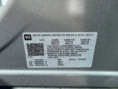 Used 2024 GMC Terrain SLT image 31