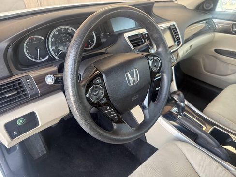 Used 2017 Honda Accord EX image 23