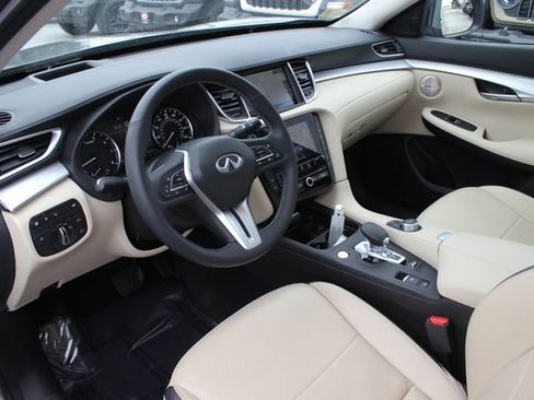 Used 2022 INFINITI QX50 Sensory image 3