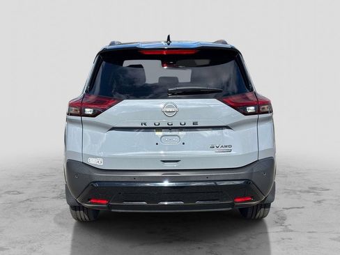 Used 2023 Nissan Rogue SV w/ SV Premium B Package image 4