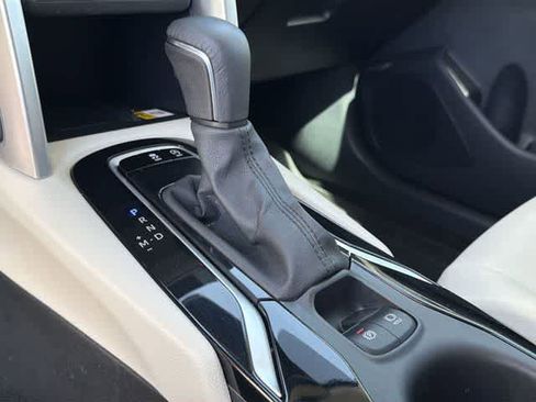 Used 2023 Toyota Corolla Cross XLE w/ Convenience Package image 24