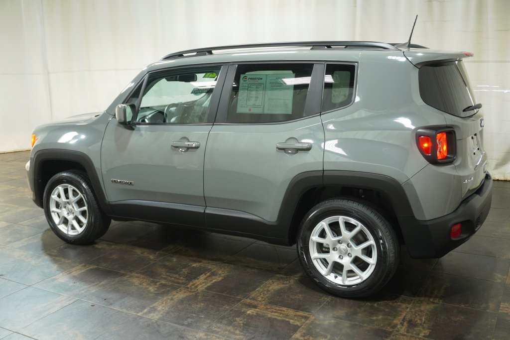 Used 2021 Jeep Renegade Latitude w/ Convenience Group AWD/4WD image 7