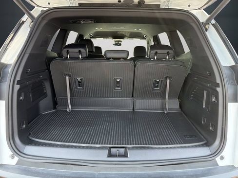 Used 2024 GMC Acadia Elevation FWD image 12