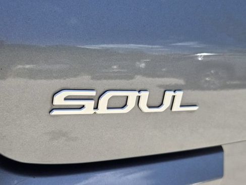 Used 2023 Kia Soul LX w/ Option Group 015 FWD image 14