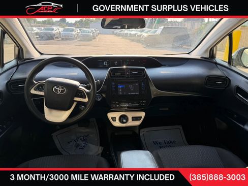 Used 2017 Toyota Prius Two w/ Prius Two Safety Plus Package FWD image 9