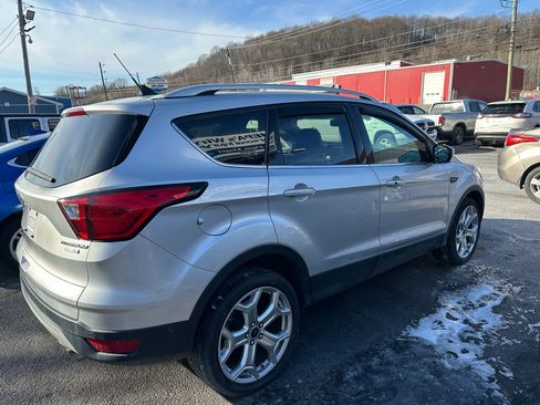 Used 2019 Ford Escape Titanium image 4