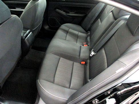 Used 2022 Nissan Altima 2.5 SV w/ SV Premium Package image 11