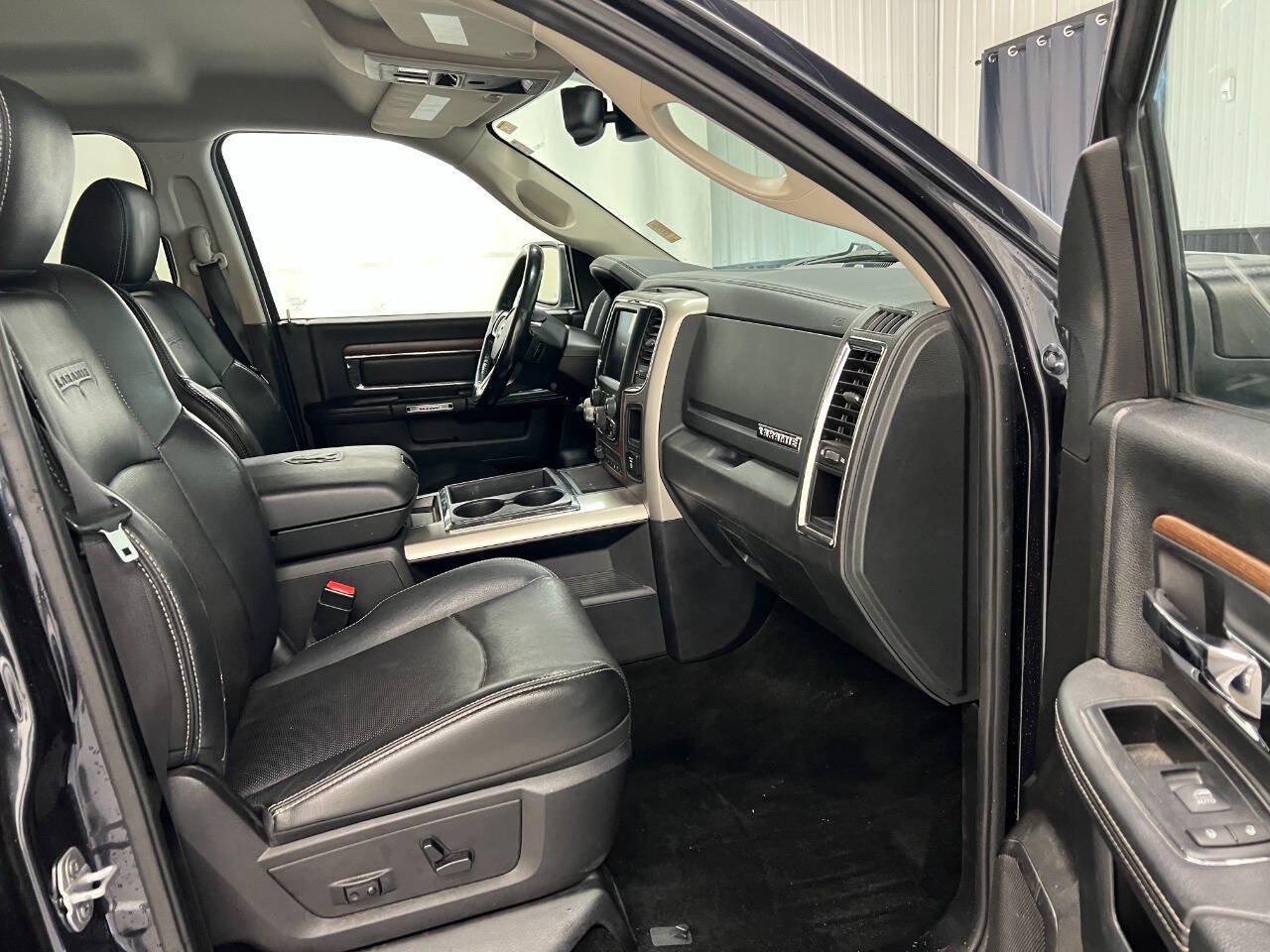 Used 2015 RAM 1500 Laramie w/ Convenience Group AWD/4WD image 11