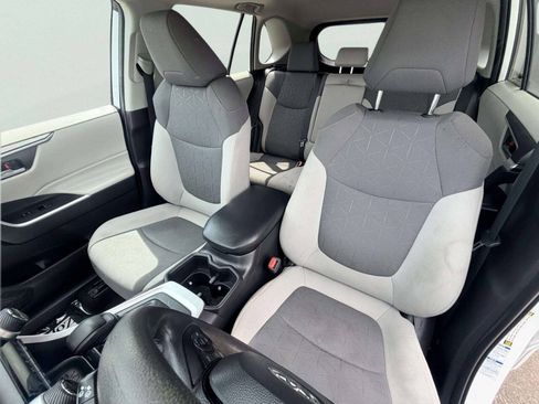 Used 2022 Toyota RAV4 XLE w/ Convenience Package AWD/4WD image 19