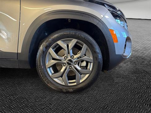 Certified 2024 Kia Seltos S image 11