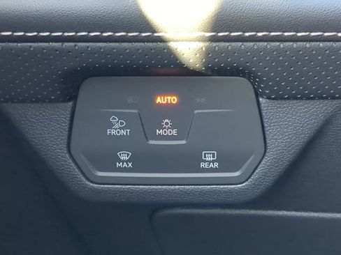 New 2026 Volkswagen Atlas SE image 29