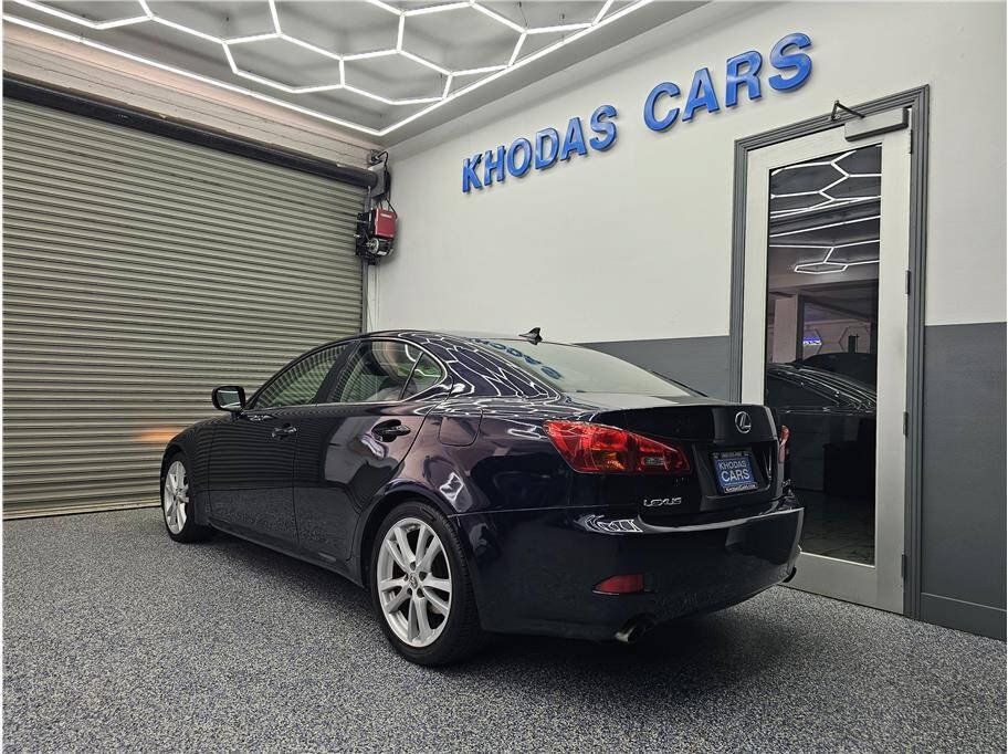 Used 2007 Lexus IS 250 w/ Premium Pkg RWD image 3