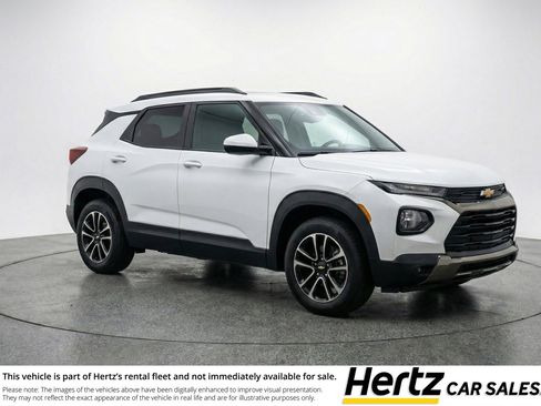 Used 2025 Chevrolet TrailBlazer LT image 1