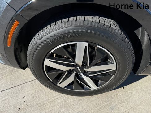 Certified 2023 Kia Sorento S w/ Panoramic Sunroof Package image 8