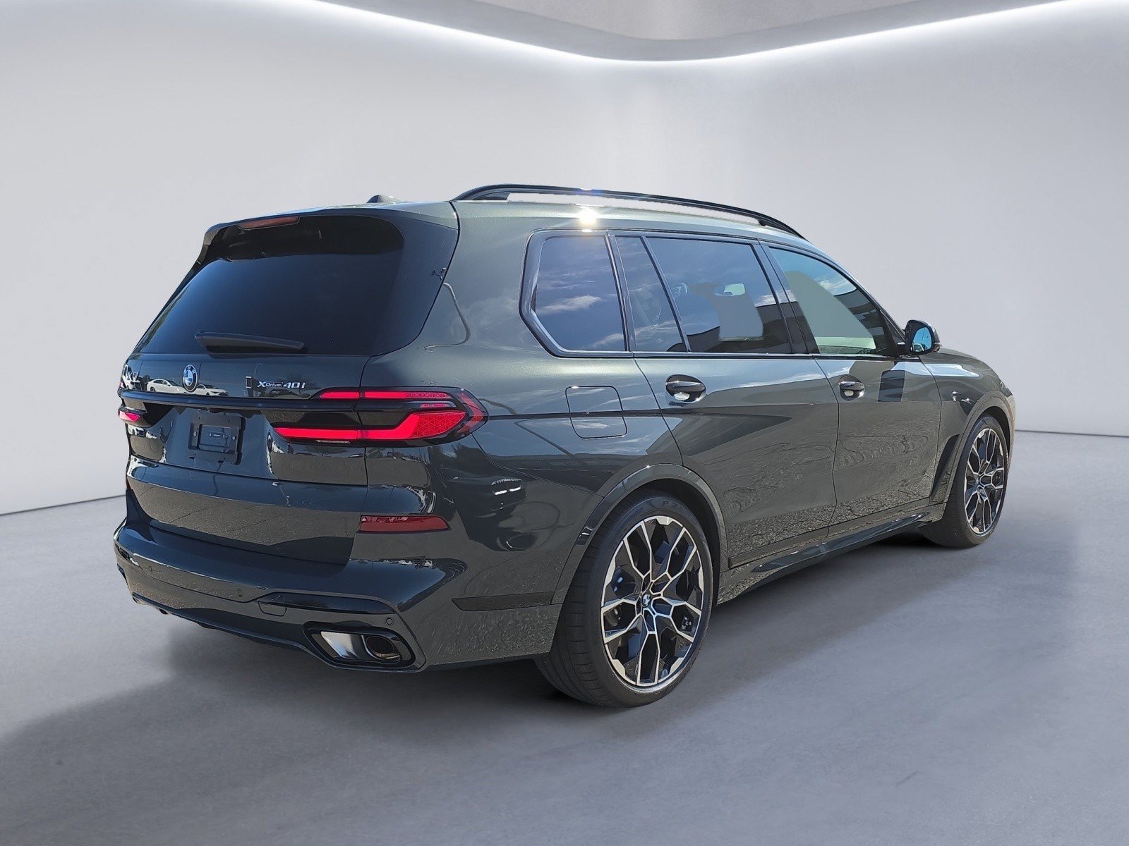 New 2027 BMW X7 xDrive40i w/ M Sport Package AWD/4WD image 4
