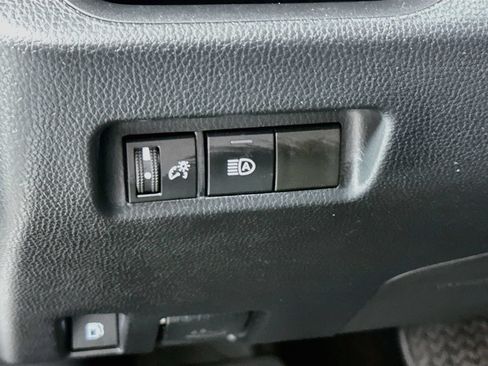 Used 2024 Toyota RAV4 XLE AWD/4WD image 10