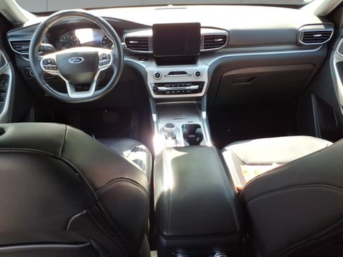 Used 2023 Ford Explorer XLT w/ Equipment Group 202A AWD/4WD image 5