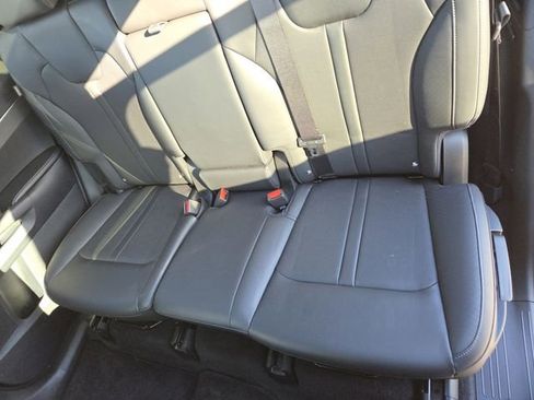 Used 2025 Kia Sorento S w/ Panoramic Sunroof Package image 28