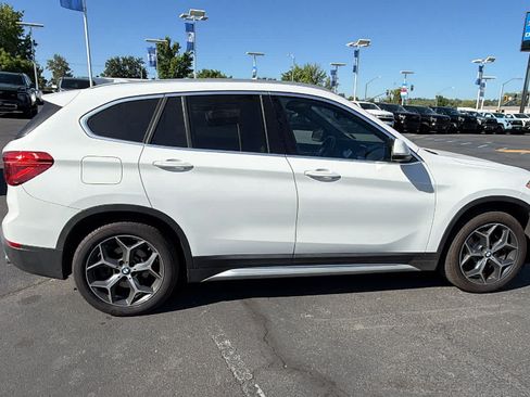 Used 2018 BMW X1 xDrive28i w/ Convenience Package AWD/4WD image 4