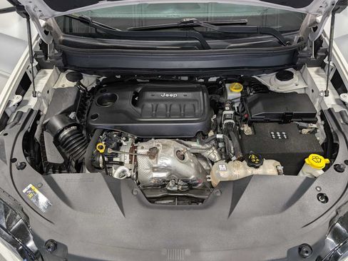 Used 2019 Jeep Cherokee High Altitude AWD/4WD image 13
