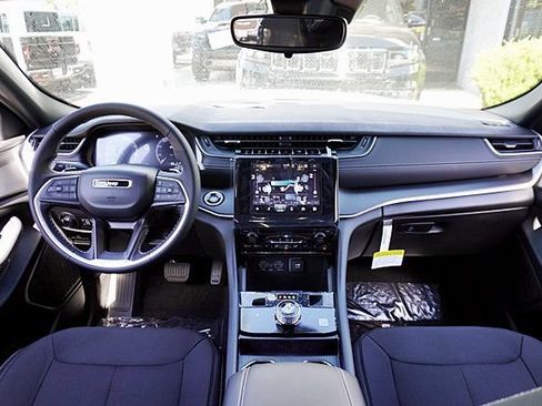 New 2024 Jeep Grand Cherokee Laredo AWD/4WD image 21
