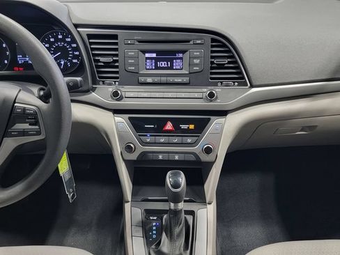 Used 2018 Hyundai Elantra SE w/ Cargo Package FWD image 19